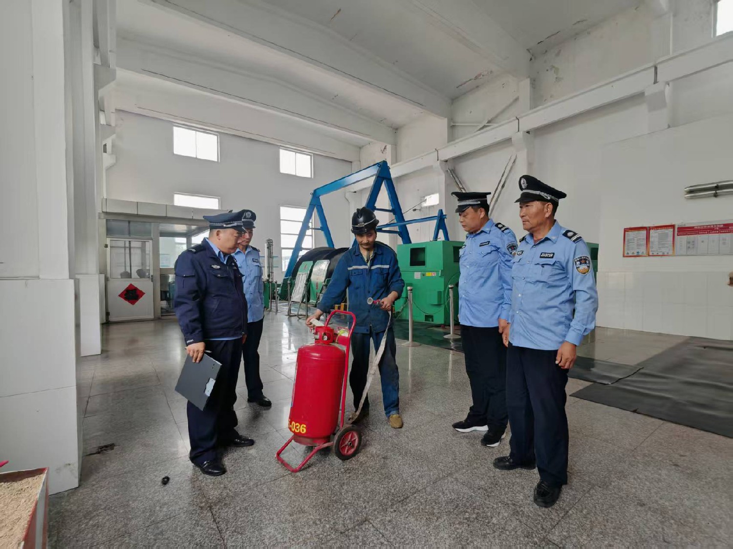 金達(dá)煤礦開展節(jié)日消防安全專項(xiàng)檢查