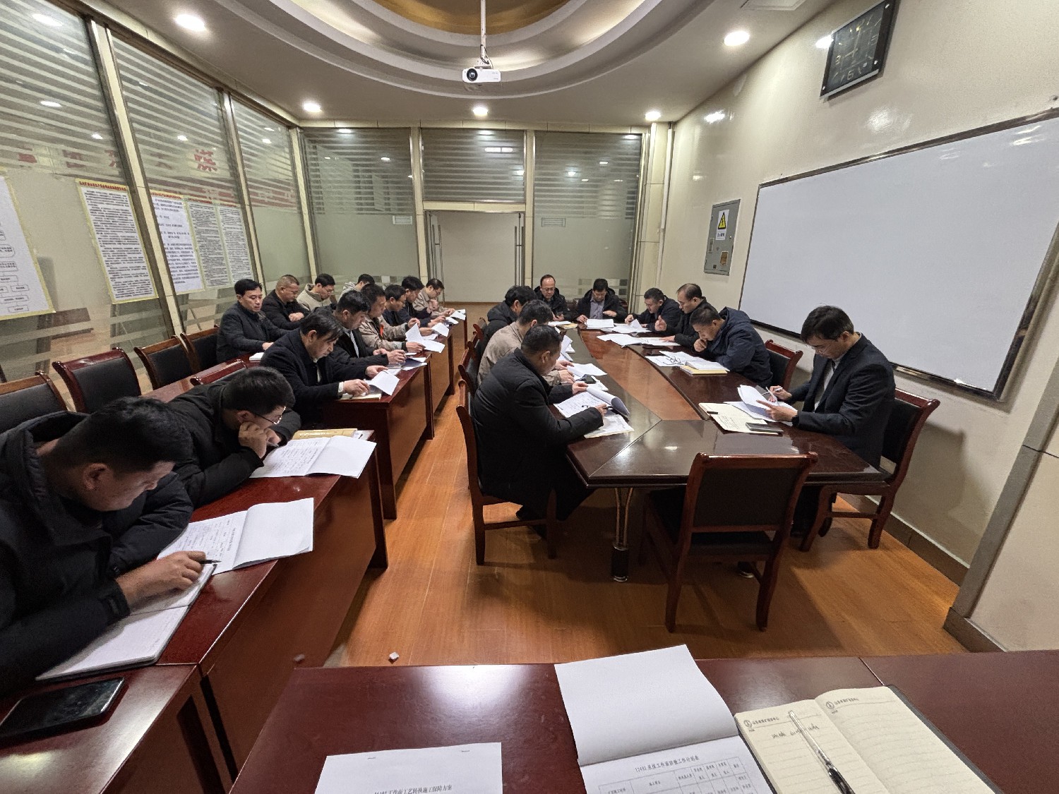 東大煤礦召開重點(diǎn)工作推進(jìn)協(xié)調(diào)會議